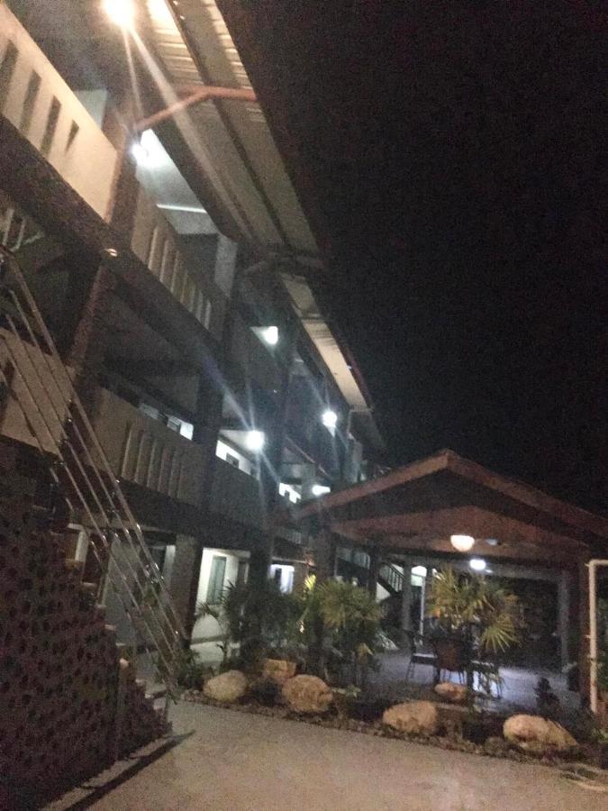 Nausori Airport Hotel Exteriör bild