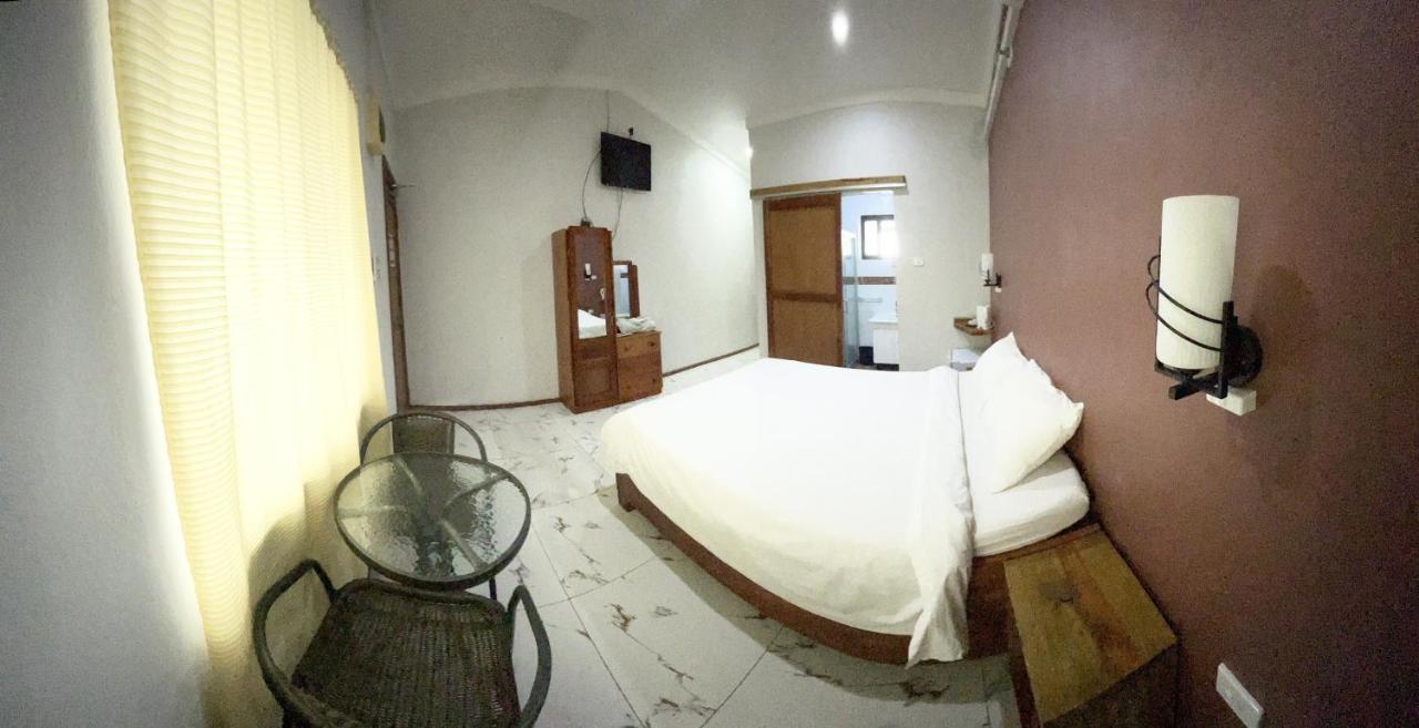 Nausori Airport Hotel Exteriör bild